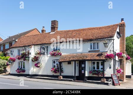 18th century The Bell Inn, Bovingdon High Street, Bovingdon, Hertfordshire, England, United Kingdom Stock Photo