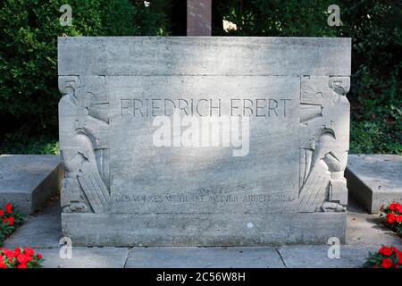 Grave of Reich President Friedrich Ebert, Bergfriedhof, Heidelberg, Baden-Württemberg, Germany, Europe Stock Photo