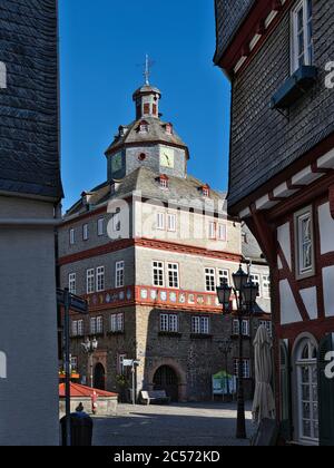 Europe, Germany, Hesse, Lahn-Dill-Bergland Nature Park, city of Herborn, view from the Buttermarkt to the market square with the historic town hall an Stock Photo
