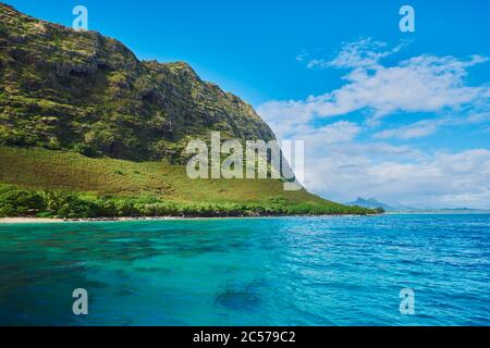 Beach landscape at Makai Research Pier, Kaup? Beach Park, Hawaiian Islands, Oahu, Hawaii, Aloha State, USA Stock Photo