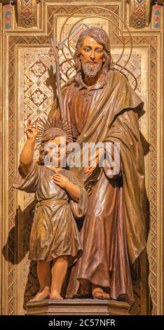 BARCELONA, SPAIN - MARCH 3, 2020: The carved polychrome statue of St. Joseph of Pauda in the church Iglesia Santa Maria de Gracia de Jesus. Stock Photo