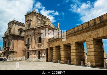 Porta Felice is a monumental City Gate of Palermo; built in Renaissance and Baroque styles between the 16 and 17th centuries, Palermo, Sicily, Italy Stock Photo