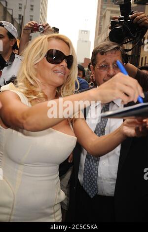 Manhattan, United States Of America. 30th July, 2008. NEW YORK - JULY 30: Actress Pamela Anderson visits the 'Late Show with David Letterman' at the Ed Sullivan Theater on July 30, 2008 in New York City People: Pamela Anderson Credit: Storms Media Group/Alamy Live News Stock Photo