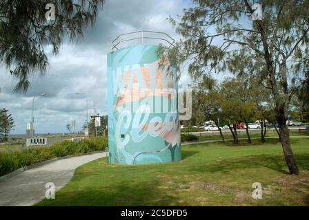 ABOVE/BELOW PAINTED ARTWORK BY FRANK & MIMI, The Spit beach, Surfers Paradise, Gold Coast, Queensland, Australia. Stock Photo