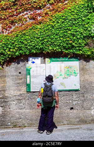 Ravello, Italy - The trekking route from Scala to Ravello in Amalfi coast is dedicated to both experts and beginners: about 10 km of paths between the Stock Photo