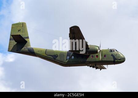 de Havilland Canada DHC-4A Caribou N9016L (msn 37), outside the Volpar ...