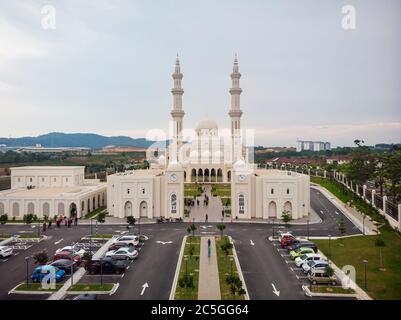 Seremban's latest attraction, Masjid Sri Sendayan, has won praises 