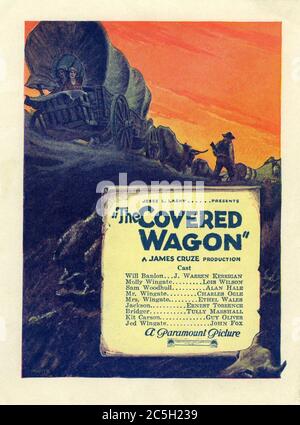 J. WARREN KERRIGAN and LOIS WILSON in THE COVERED WAGON 1923 director JAMES CRUZE novel Emerson Hough Silent movie producer Jesse L. Lasky Paramount Pictures Stock Photo