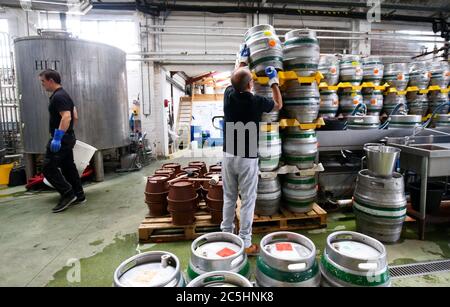 London, UK. 3rd July 2020 Twickenham Brewery, West London, returns to near capacity, as the pub trade it supplies prepares to open on 4th July 2020 in England, after lockdown is lifted. Andrew Fosker / Alamy Live News Stock Photo