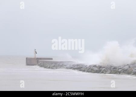 Hastings, East Sussex, UK. 04 Jul, 2020. UK Weather: Heavy rain and blustery windy conditions expected today in Hastings, East Sussex. Photo Credit: Paul Lawrenson/Alamy Live News Stock Photo