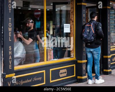 Rochester, Kent UK. 4th July, 2020. The U.K reopens pubs, restaurants, barbers, hairdressers and hotels on July 4th after being closed since March due to the Coronavirus Outbreak. Credit: Yousef Al Nasser/ Alamy Live News Stock Photo