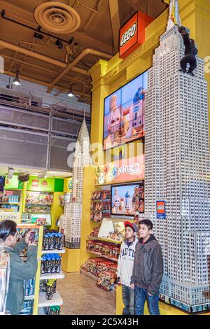 TOYS R US ピンズセット☆トイザらス☆タイムズスクエア☆ニューヨーク TOYS R US ピンズセット☆トイザらス☆タイムズスクエア