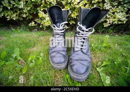 Airwair shop boots uk