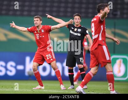 Berlin, Germany, 4 th July 2020,  Thomas MUELLER, MÜLLER, FCB 25 Julian BAUMGARTLINGER, Lev 15  at the DFB Pokal Final match  FC BAYERN MUENCHEN - BAYER 04 LEVERKUSEN 4-2  in season 2019/2020 , FCB Foto: © Peter Schatz / Alamy Live News / Marvin Ibo Güngör/GES/Pool   - DFB REGULATIONS PROHIBIT ANY USE OF PHOTOGRAPHS as IMAGE SEQUENCES and/or QUASI-VIDEO -  National and international News-Agencies OUT Editorial Use ONLY Stock Photo