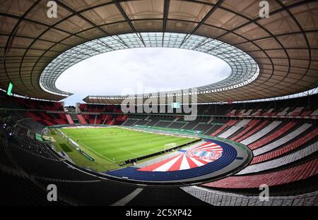 Berlin, Germany, 4 th July 2020,  Stadium inside  at the DFB Pokal Final match  FC BAYERN MUENCHEN - BAYER 04 LEVERKUSEN 4-2  in season 2019/2020 , FCB Foto: © Peter Schatz / Alamy Live News / Matthias Koch/Pool   - DFB REGULATIONS PROHIBIT ANY USE OF PHOTOGRAPHS as IMAGE SEQUENCES and/or QUASI-VIDEO -  National and international News-Agencies OUT Editorial Use ONLY Stock Photo