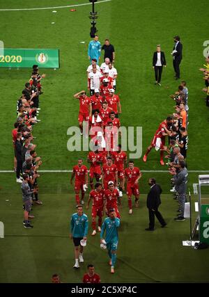 Berlin, Germany, 4 th July 2020,  Winner ceremony at the DFB Pokal Final match  FC BAYERN MUENCHEN - BAYER 04 LEVERKUSEN 4-2  in season 2019/2020 , FCB Foto: © Peter Schatz / Alamy Live News / Matthias Koch/Pool   - DFB REGULATIONS PROHIBIT ANY USE OF PHOTOGRAPHS as IMAGE SEQUENCES and/or QUASI-VIDEO -  National and international News-Agencies OUT Editorial Use ONLY Stock Photo