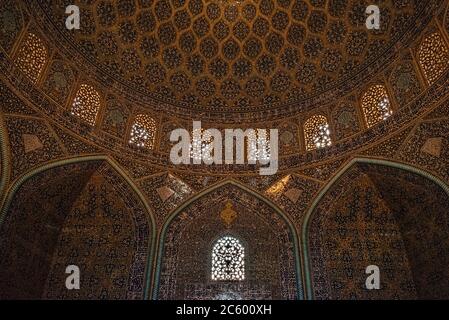 Interior of the dome, Sheikh Lotfollah Mosque at Naqsh-e Jahan Square, Isfahan, Iran Stock Photo