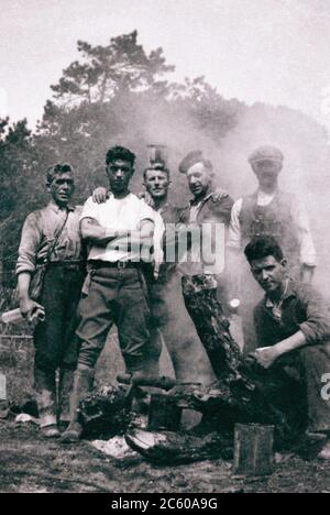 Irishmen working at a Peat bog in 1941 Stock Photo