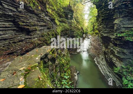 Watkins Glen Gorge Trail and Glen Creek in autumn, Schuyler County, Finger Lakes Region, New York Stock Photo
