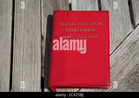 Chairman Mao's Little Red Book - Quotations from Chairman Mao Testung Published 1964 - 1976 Stock Photo