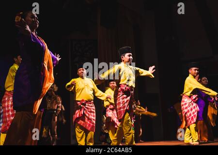 A Sarawakian Traditional dance by Sarawakian Malay people in Sarawak Cultural Village Stock Photo