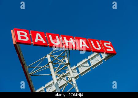 Die Bauhaus AG ist ein Handelsunternehmen mit Sitz in Belp in der Schweiz und zählt derzeit zu den größten Baumarktketten Stock Photo