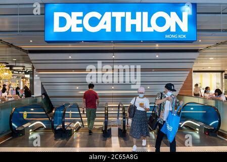 May 26, 2019 Emeryville / CA / USA - Exterior view of Decathlon Sporting  Goods flagship store, the first open in the San Francisco bay area, near  Oakl Stock Photo - Alamy