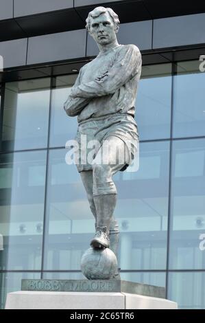 Bobby Moore Statue by Philip Jackson. Wembley Stadium, Wembley, London. UK Stock Photo