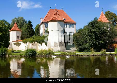 Munich, Blutenburg Castle, former hunting lodge, exterior view with moat, older main castle with outer bailey dating back to the 15th and 16th century Stock Photo