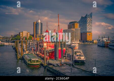 Germany, Hamburg, Port, Speicherstadt (warehouse district), HafenCity, Übersee Bridge, lightship, Elbphilharmonie Concert Hall Stock Photo