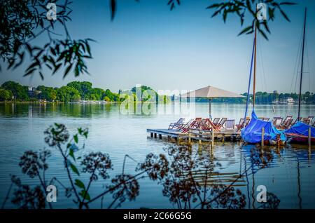 Germany, Hamburg, Outer Alster Lake, boat jetty, sailing, sailboat Stock Photo