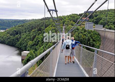 TITAN RT, the second longest suspension bridge for pedestrians, at the dam wall of the Rappbode Dam near Elbingerode-Rübenland in the Harz Mountains, popular tourist attraction Stock Photo