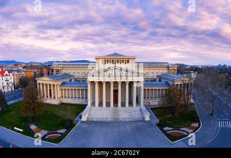 Europe Hungary Budapest Museum of fine arts. Next to Heroes square and city park of Budapest. exhibitions. culture. Empty. covid-19 Stock Photo