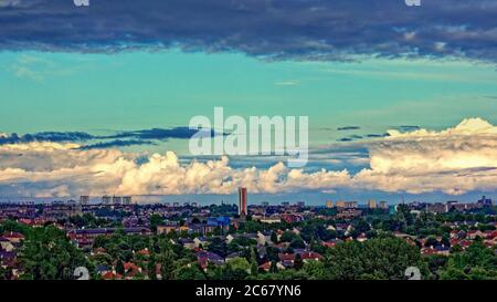 Glasgow, Scotland, UK 7th July, 2020: UK Weather: Changeable weather saw sunshine and rain show as cloud filled sky over the west end of the city. Credit: Gerard Ferry/Alamy Live News Stock Photo