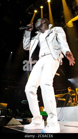 R & B male vocalist Akon opens for Usher at the BankAtlantic Center in ...