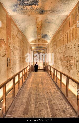 Caretaker, Hallway to Burial Chamber, Tomb of Ramses IV, KV2, Valley of the Kings, UNESCO World Heritage Site, Luxor, Thebes, Egypt, North Africa, Afr Stock Photo