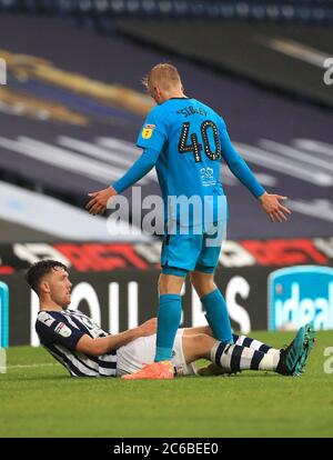 Derby County's Louie Sibley (right) challenges West Bromwich Albion's Dara O'Shea during the Sky Bet Championship match at The Hawthorns, West Bromwich. Stock Photo