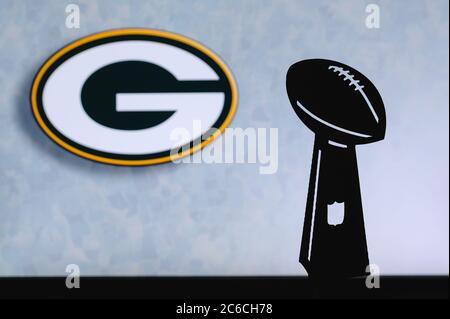 Kiev, Ukraine. 2nd Nov, 2018. Acme Packers now Green Bay Packers are a  professional American football team based in Green Bay, Wisconsin. logo  seen displayed on smart phone. Credit: Igor Golovniov/SOPA Images/ZUMA