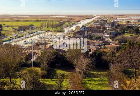 Mortagne-sur-Gironde,  Charente-Maritime department, Poitou-Charentes, France, on the banks of the Gironde estuary.  View to the port, off season. Stock Photo