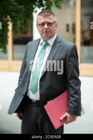 Berlin, Germany. 09th July, 2020. Thomas Haldenwang, President of the Federal Office for the Protection of the Constitution (BfV), is about to present the 2019 Report on the Protection of the Constitution at the Federal Press Conference. Credit: Bernd von Jutrczenka/dpa/Alamy Live News Stock Photo