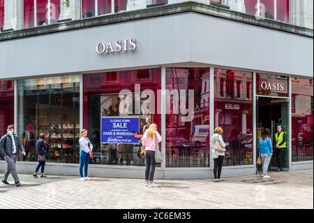 Cork, Ireland. 9th July, 2020. Oasis clothes store on Patrick Street in Cork was busy this afternoon with shoppers taking advantage of its closing down sale. Credit: AG News/Alamy Live News Stock Photo