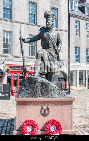 The Gordon Highlanders statue in Castlegate, Aberdeen.  Mark Richards, bronze, 2011. Stock Photo