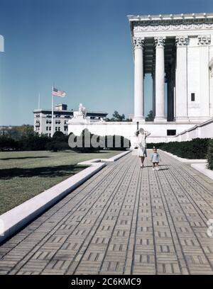U.S. Supreme Court, Washington, D.C., USA, U.S. Office of War Information, May 1943 Stock Photo