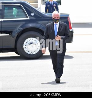 Miami, United States Of America. 10th July, 2020. MIAMI, FL - JULY 10: US President Donald Trump arriving at Miami International Airport on July 10, 2020 in Miami, Florida. The President was greeted by Carlos A. Gimnez Mayor of Miami-Dade County and is in town to receive a briefing on SOUTHCOM Enhanced Counternarcotics Operation and to attend Iglesia Doral Jesus Worship Center to participate in a roundtable on Supporting the People of Venezuela People: Carlos A. Gimenez Credit: Storms Media Group/Alamy Live News Stock Photo