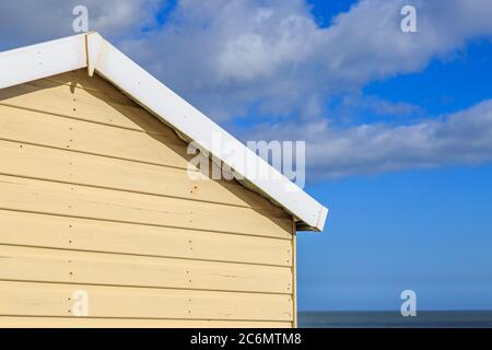 Looking past a beach hut out to sea, in Shanklin on the Isle of Wight Stock Photo