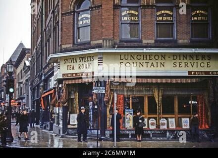 Sylvia Sweets Tea Room, corner of School and Main streets, Brockton, Mass. - December 1940 or January 1941 Stock Photo