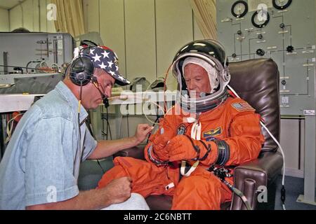 French Astronaut Jean Loup Chretien has landed 180 km from Dzhezkazgan ...