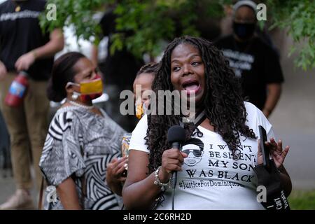 Portland, USA. 11th July, 2020. Dominique Dunn's mother speaks as family and friends gather in Burlingame Park in Southwest Portland, Ore., on July 11, 2020, to hold a vigil for her son who was killed outside the Reveal Lounge strip club last Thursday. Police arrested Jordan Clark, 25, for murder in connection with the shooting, but questions remain after family members posted on social media that Dominique was called a racial slur before he was killed. (Photo by Alex Milan Tracy/Sipa USA) Credit: Sipa USA/Alamy Live News Stock Photo