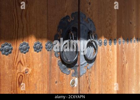 Door of a Bukchon house in Seoul, South Korea Stock Photo