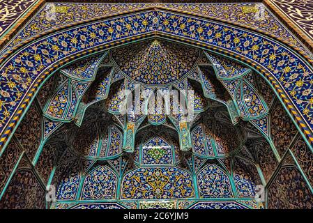 Iwan, Sheikh Lotfollah Mosque at Naqsh-e Jahan Square, Isfahan, Iran Stock Photo